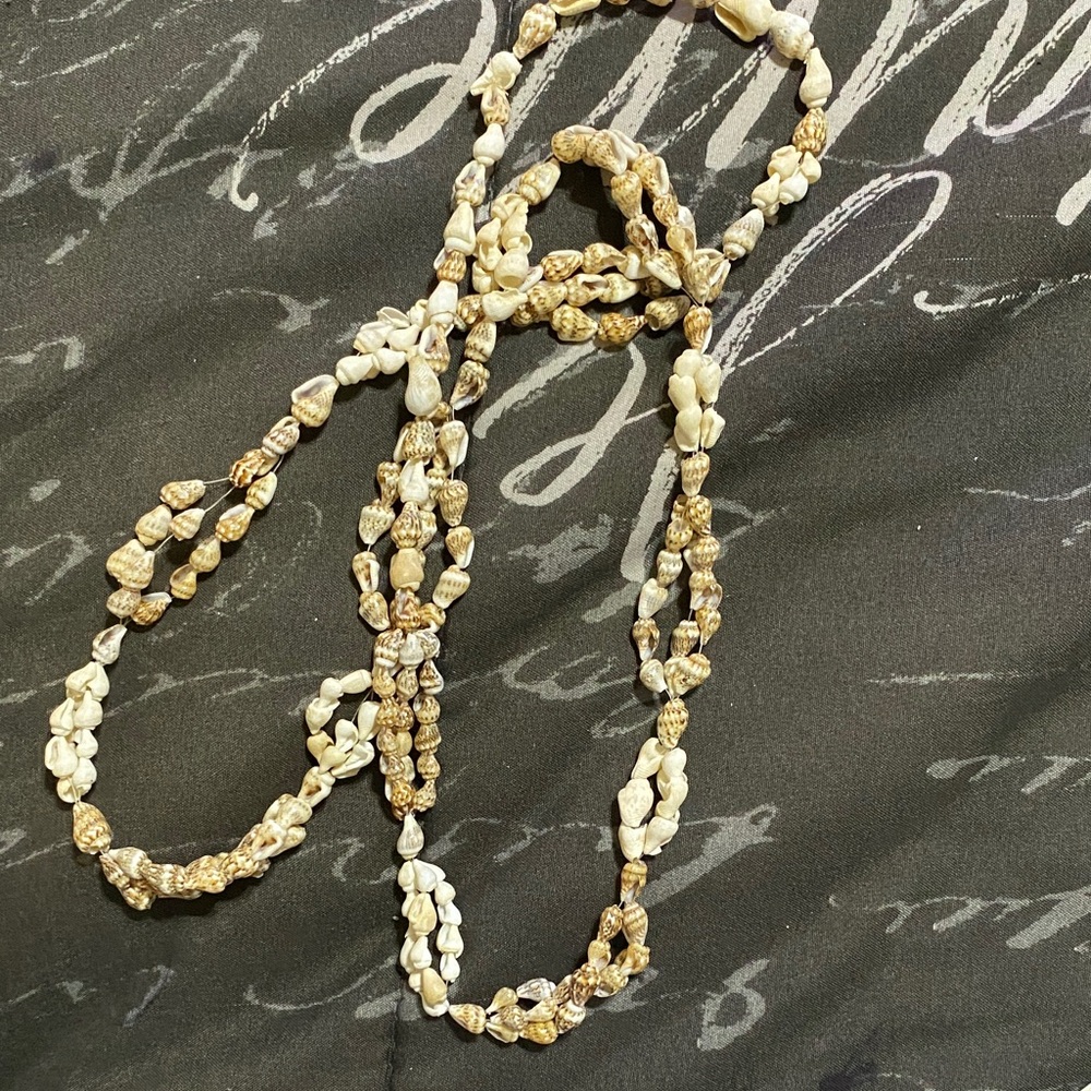 Chic Beaded Necklace in Cream and Brown